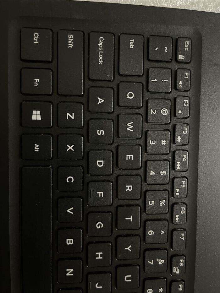 Dell Latitude 3590 Palmrest US Keyboard No BL Speakers Extras HJ64R V5YGX N1H2