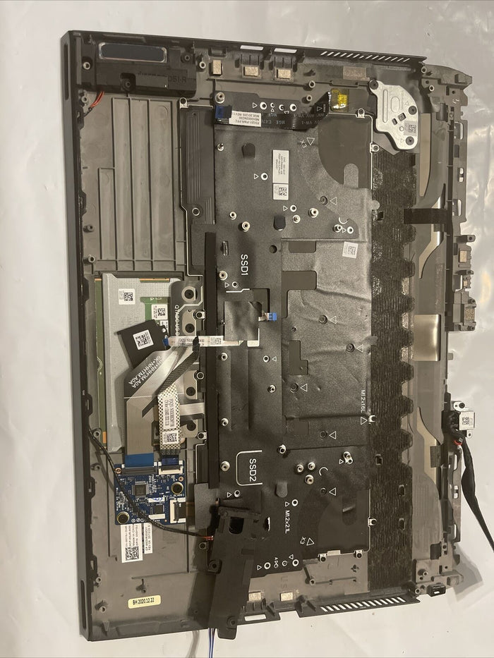 Dell Palmrest Keyboard Alienware15 M15 R3 Speakers/ extras 3DYGJ 03DYGJ P7 T3