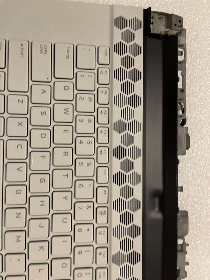 GENUINE Alienware M15 R2 Palmrest Keyboard Speakers / Extras MVM8D 0MVM8D H2 H2