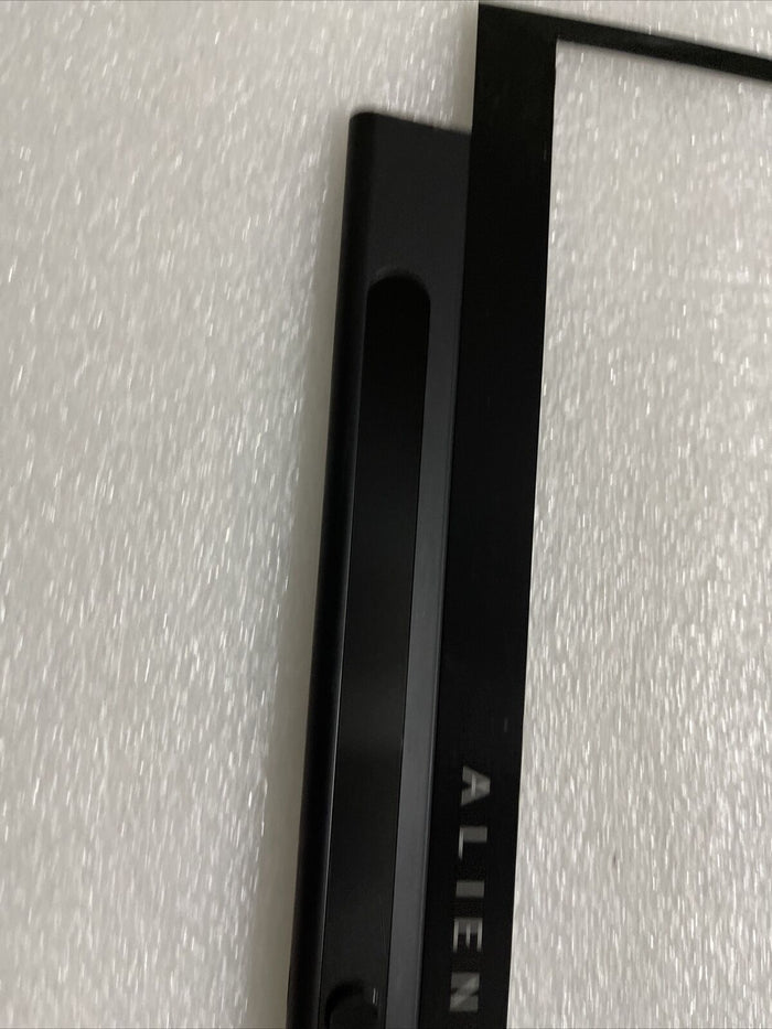 Genuine Dell Alienware M15 R2 Laptop LCD Front Bezel Cover  075D23 75D23 H1 N3