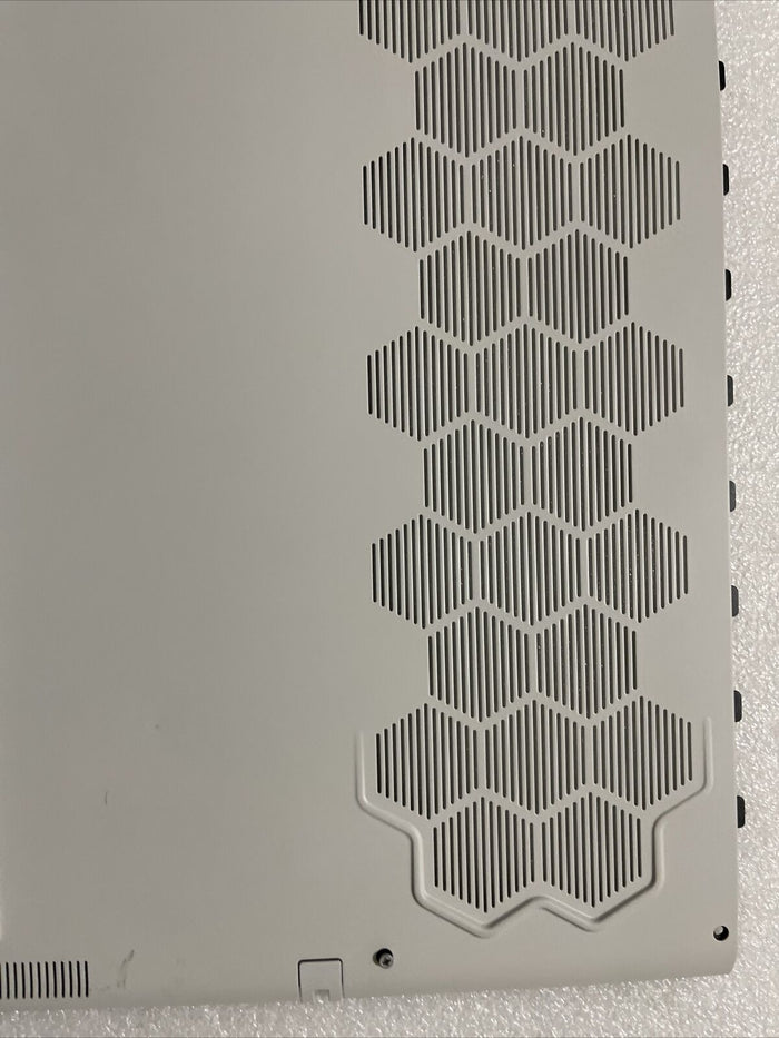 Genuine Dell Alienware M17 R3 White Bottom Base Back Cover 80MH0 080MH0 H1 E2 E1