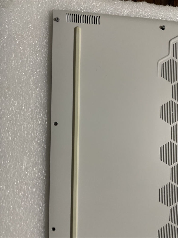 Genuine Dell Alienware M17 R3 White Bottom Base Back Cover 80MH0 080MH0 H1 E2 E1