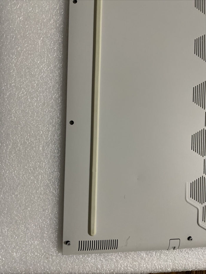 Genuine Dell Alienware M17 R3 White Bottom Base Back Cover 80MH0 080MH0 H1 E2 E1