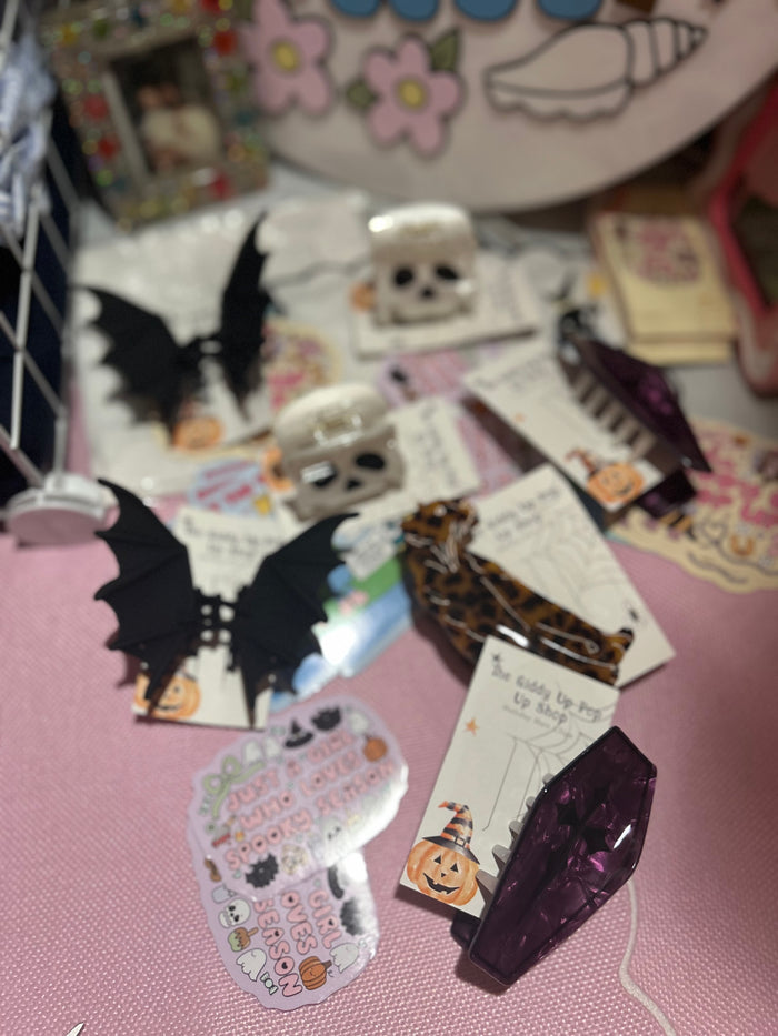 Matte Metal Bat Wing Hair Claw