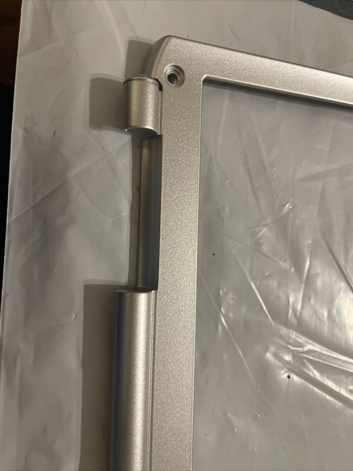 New Genuine Dell Inspiron 1720 1721 LCD Screen Front Trim Bezel PM619 0PM619