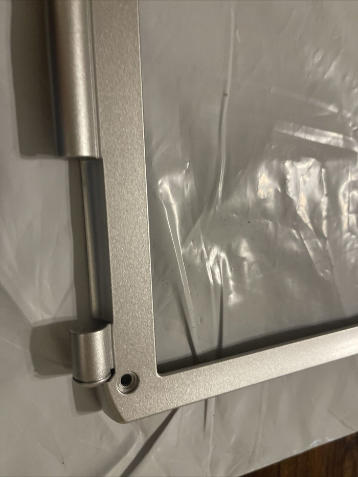New Genuine Dell Inspiron 1720 1721 LCD Screen Front Trim Bezel PM619 0PM619