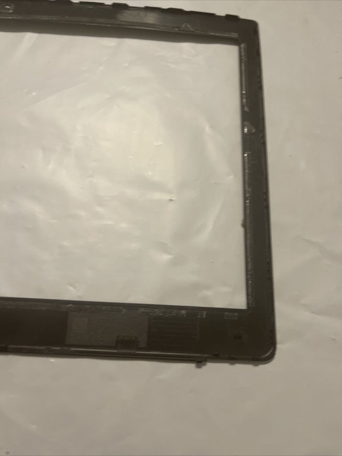 OEM Dell Latitude 7280 LCD Display Bezel Trim Webcam Port P/N 1FP3H 01FP3H N3
