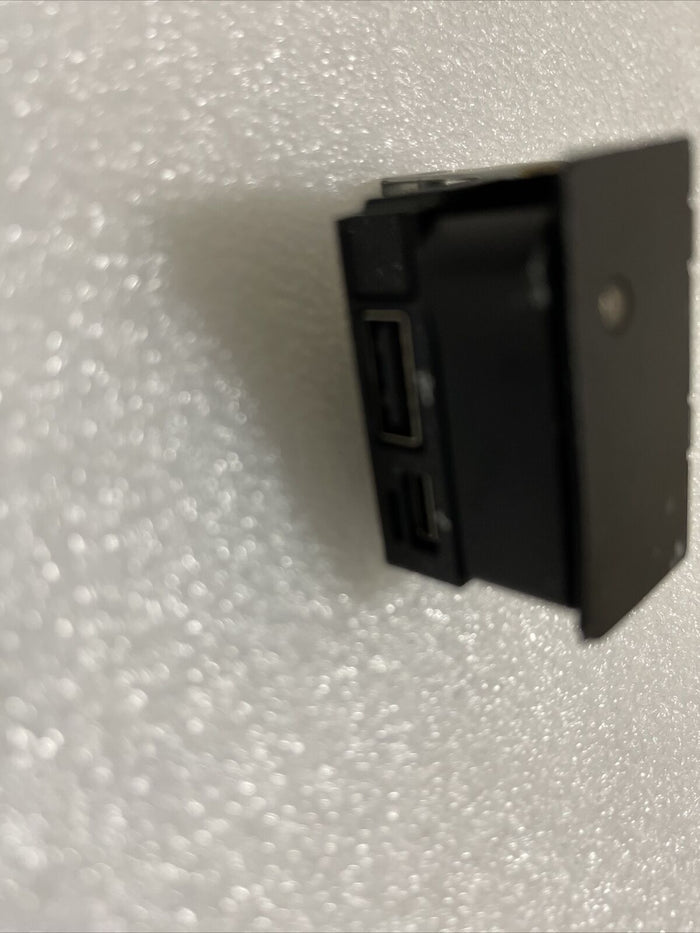 Oem Dell Poweredge R640 Right Ear  C6KXV K48J9 0K48J9 U1 Dented See pics