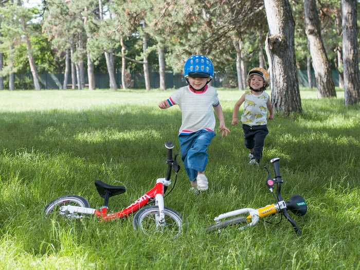 Children with Woom 1 balance bikes - Bike Club